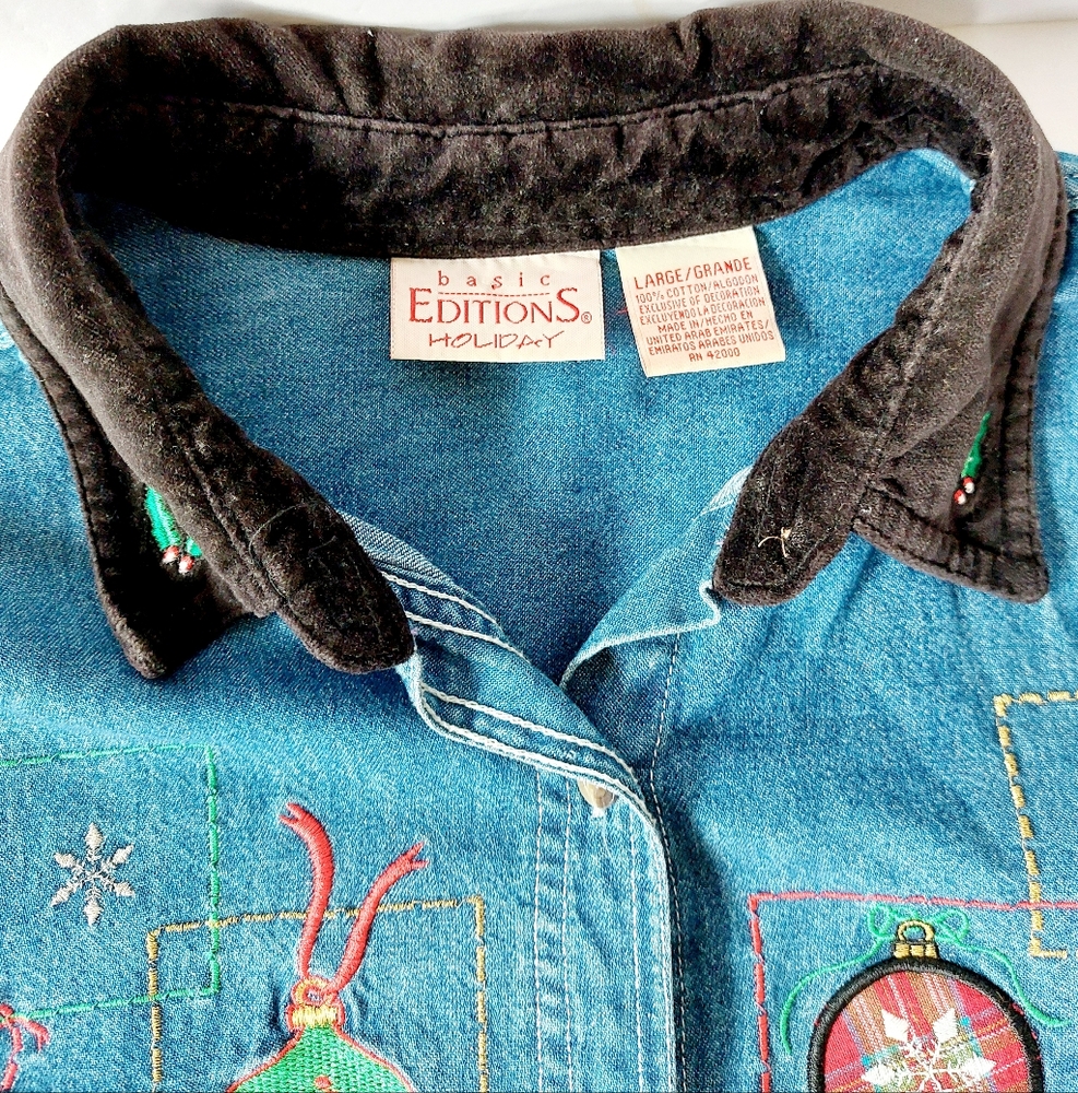 Mistletoe & Christmas Ornaments Chambray Shirt Basic Editions Large - Picture 4 of 6
